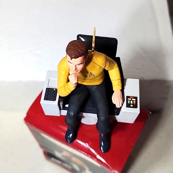 Captain Kirk. STAR TREK  Vintage Hallmark Keepsake Ornament 1995 - Picture 6 of 11